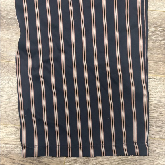 Striped Size Medium Pyjamas - Picture 9 of 14